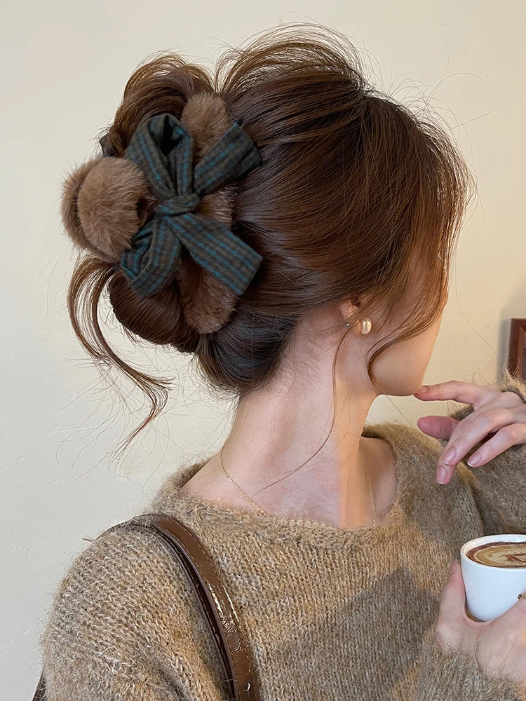 lastkiss-plush-knot-hair-clip-women's-new-2026-elegant-sensation-shark-clip-no-trace-behind-the-head-hair-accessories