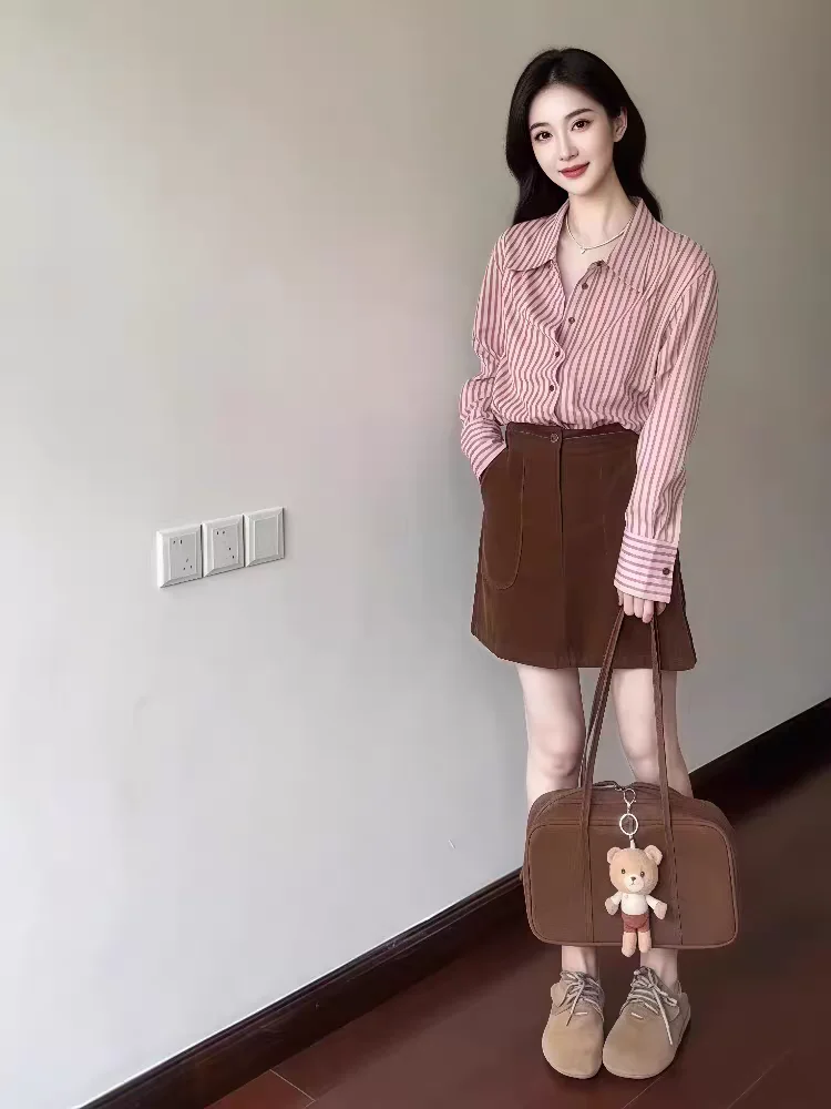 Camisa de manga larga a rayas rosas para mujer, blusa con botones dulces, moda coreana, ropa de calle informal para uso diario, primavera 2026