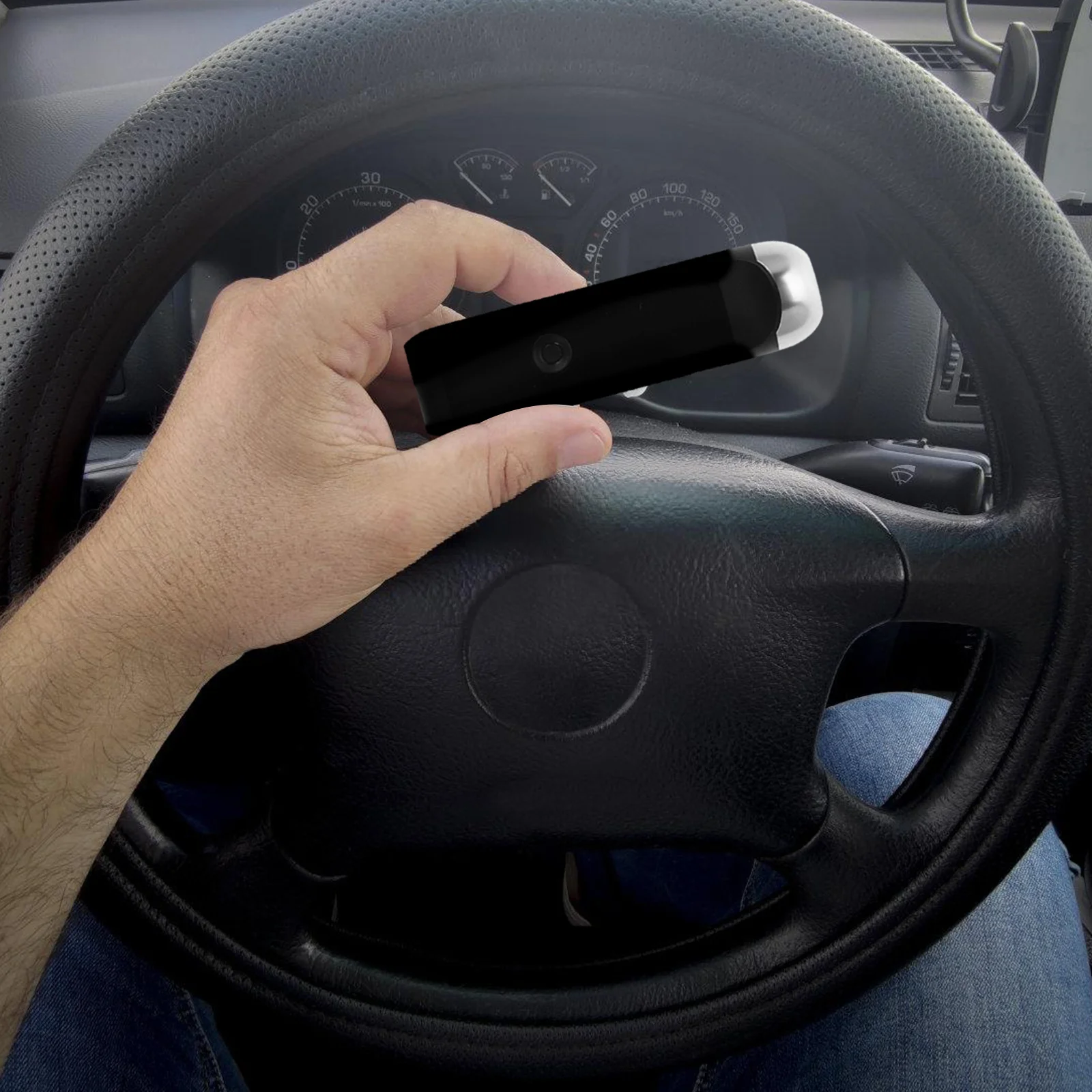 

Compact Rechargeable Blood Alcohol Tester High Accuracy Bac Testing Tool with Alarm for Car Driving Family Gatherings Business