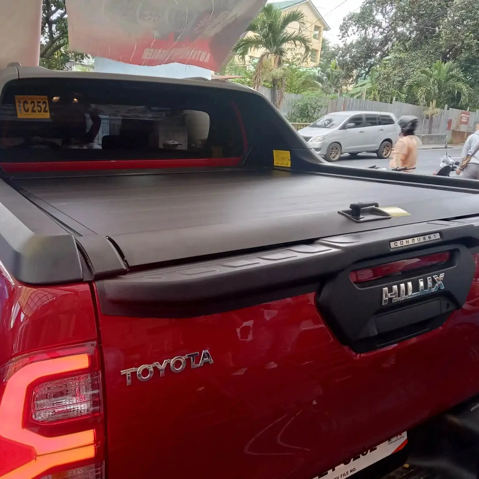 

Pickup truck bed roller shutter lid tonneau cover for hilux vigo revo rocco sr5 rogus conquest gr sport gun125