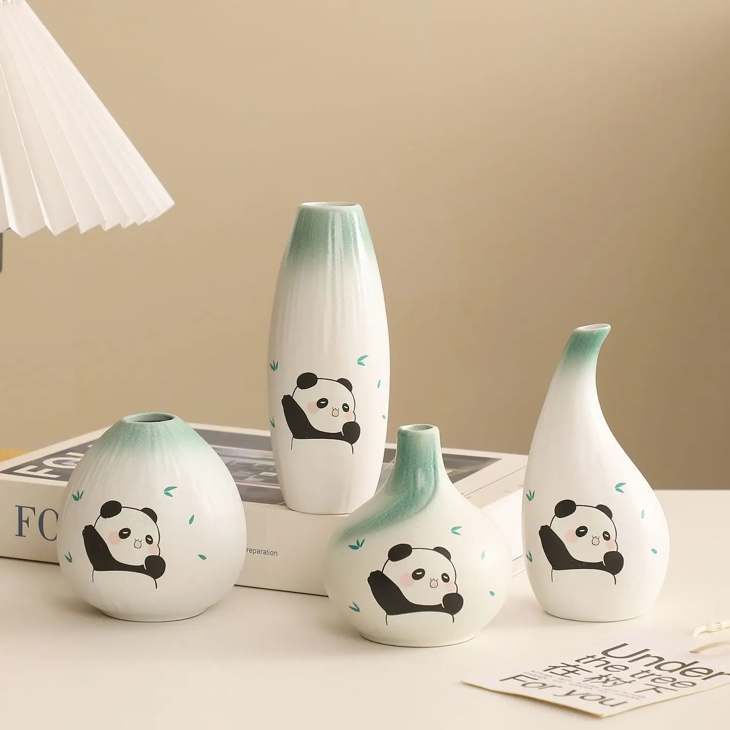 Ceramic Small Vase Cute Bear Hydroponic Green Plant Flower Niche Flower Device Simulated Flower Desktop Office Decoration