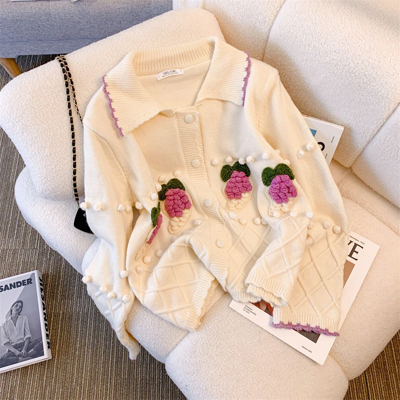 Soft and playful design contrast color fashion knitted sweater three-dimensional hand-embroidery decorated cardigan top