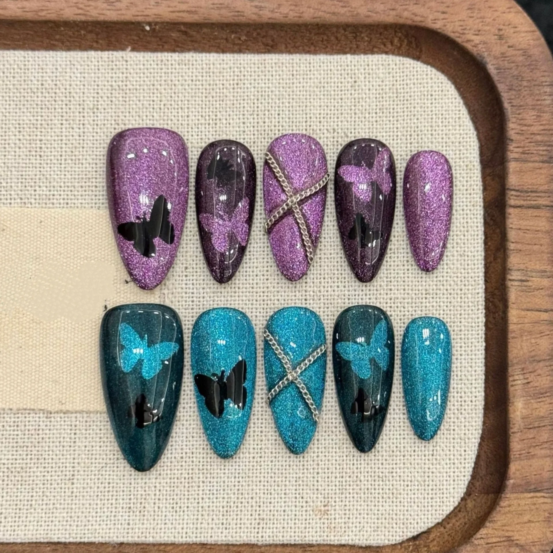 

10pcs Cat's Eye Handmade Nails Sets Press on Blue Purple Nails Tips Butterfly Design Mid-length Almond Fake Nail Art False Nail