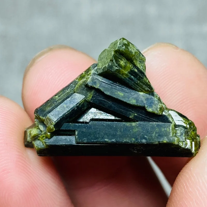 Natural Dioptase Crystal Cluster Green Mineral Specimen Raw Rough Stone Rock Geology Collection Home Decor Healing Crystal Gift