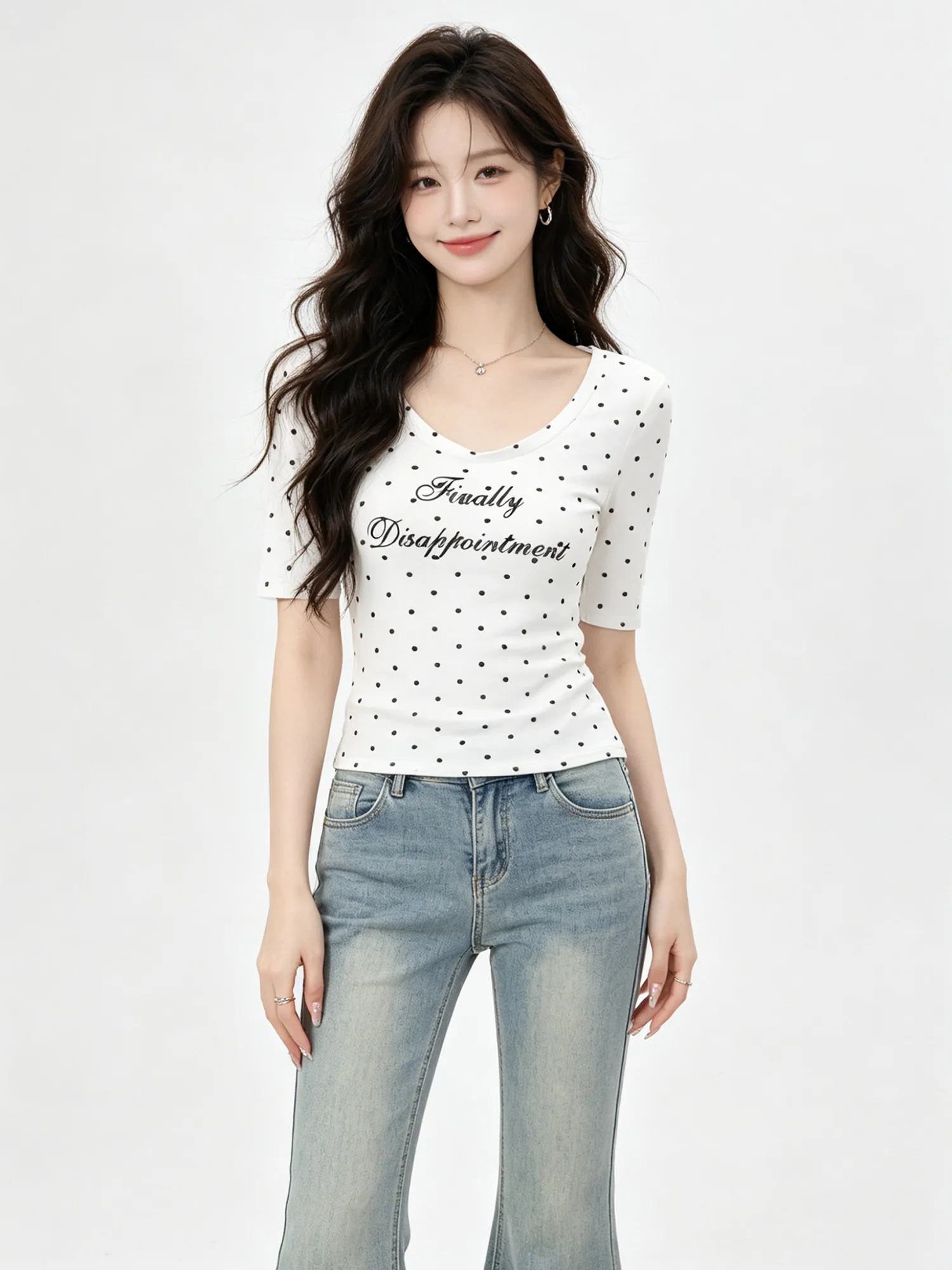 Sweet Cool Spicy Girl Style White U-Neck Slim Fit mid Sleeve T-Shirt Women Summer 2026 New Super Popular Age-Defying Polka Do...