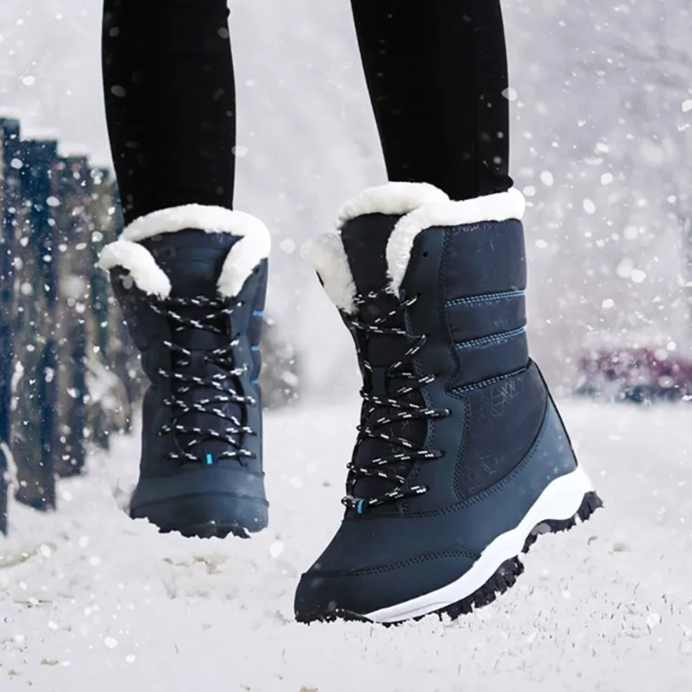 Botas de mujer, botas de tacón impermeables para invierno, nuevos botines de plataforma Tren, zapatos de nieve que mantienen el calor, botas cortas de felpa para exteriores