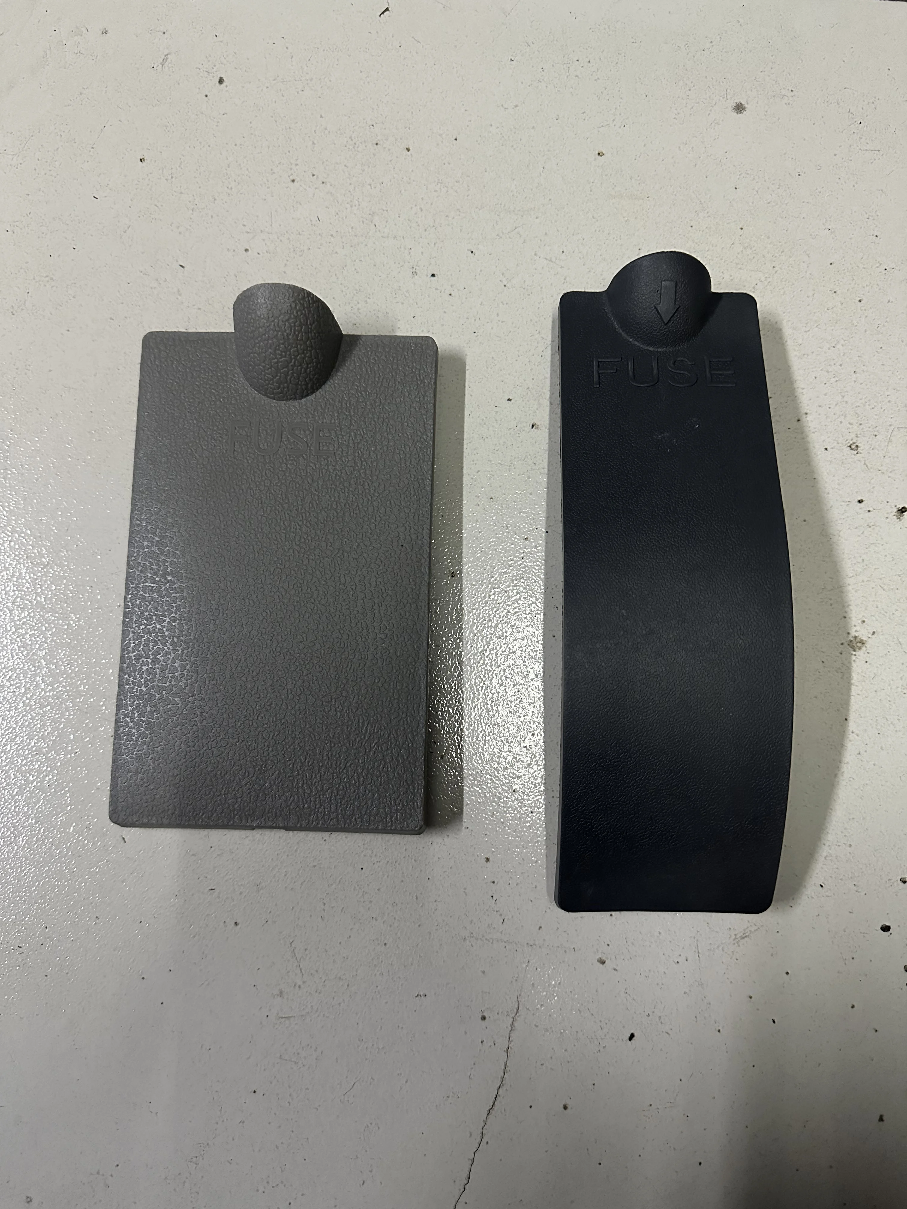 

1pc for Hitachi ZAX120/200/230/240/270/330-3-6 fuse cover trim plate excavator parts