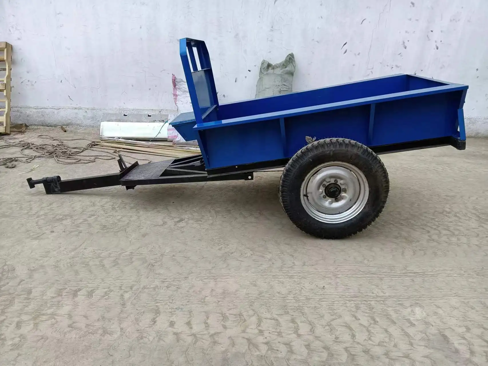 Small walking tractor pulls agricultural vehicles 1.5 tons mountain climbing truck loaded grain trailer bucket