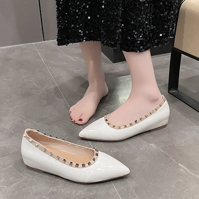 2025 امرأة الشقق أشار تو الخريف الفم الضحلة المسامير فستان موضة حذاء مسطح مريح براءات الاختراع والجلود في الهواء الطلق حذاء كاجوال #2