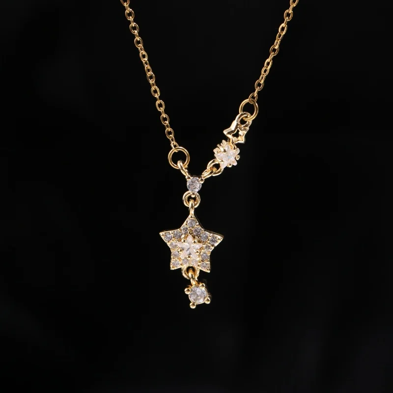 1 Piece of Stainless Steel Chain with 18K Gold-Plated Rhinestone Five-Pointed Star Copper Pendant Necklace, Featuring a Delicate and Dynamic Design Suitable for Pairing with Camisoles, Knitwear, and Cocktail Dresses, an Exquisite Star-Like Neck Accessory