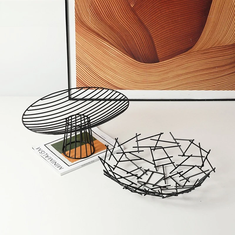 Minimalistische abstrakte geometrische Linien Metall-Obstschale Modellraum Wohnzimmer Esstisch kreative Aufbewahrungsplatte Ornament