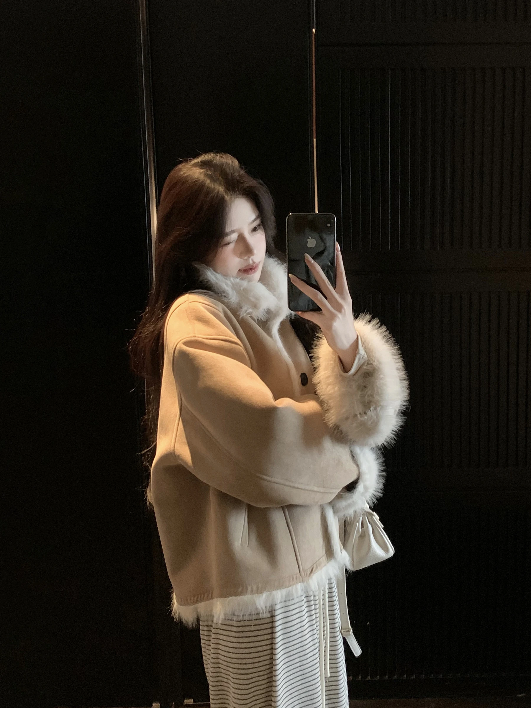 Buou ジェントルウィンド スエードカラー ショートジャケット レディース 秋冬 厚手 レザー ファー一体型コート ボタン留め 長袖