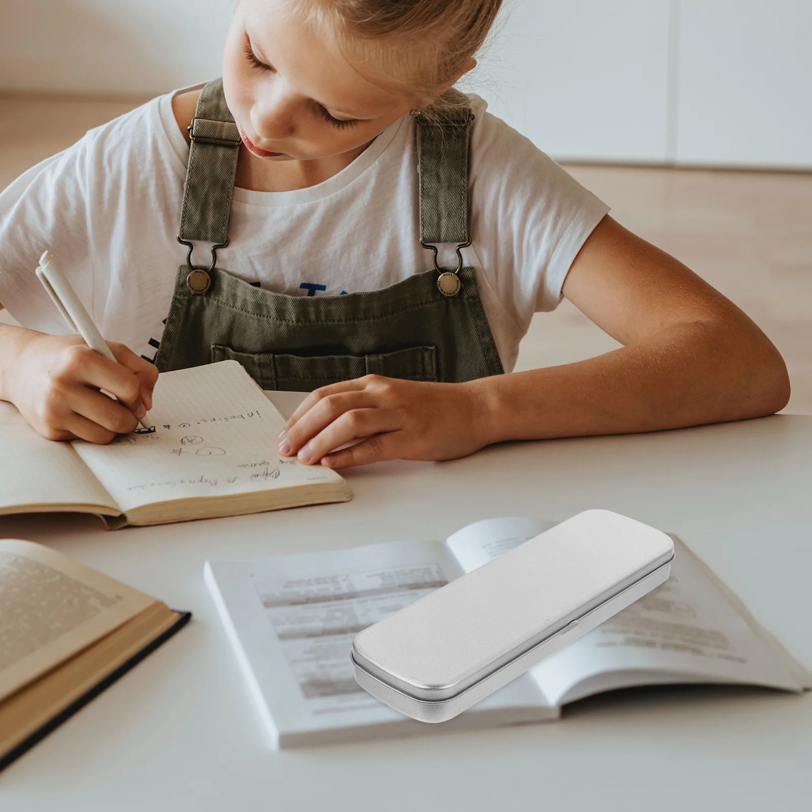 

4Pcs Silver Pen Case Tinplate Storage Box Sturdy Construction Smooth Rolled Edges Safe Handling Multi-Functional Stationery