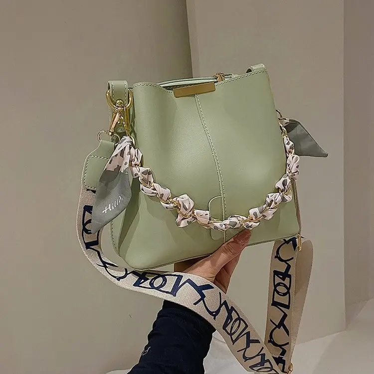 Women Trendy Tote Bag 2026 New Large Capacity Commute Versatile Shoulder Crossbody Bag