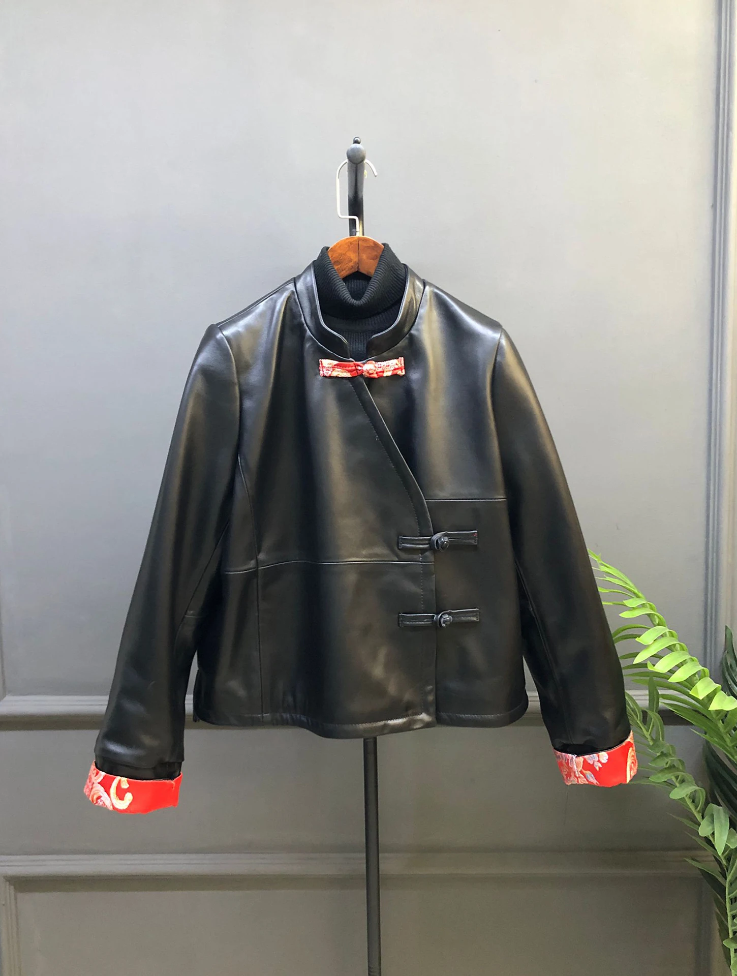 

Spring New Loose eepskin Jaet ort Sle Sve Cuff Stand Collar Women's Real Leather Qipao Coat Profional Care