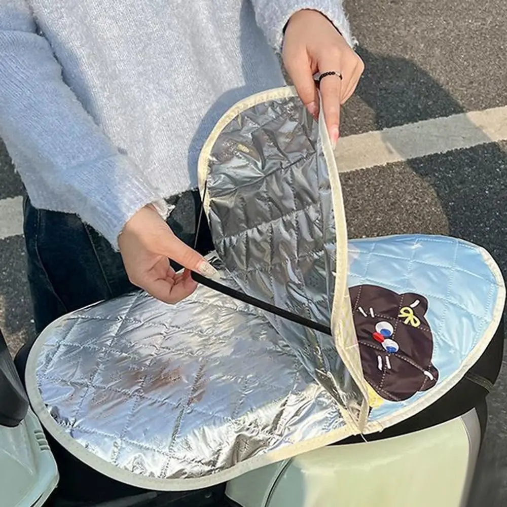 การ์ตูนไฟฟ้าจักรยานที่นั่งกันน้ําBreathableเบาะรถจักรยานยนต์ป้องกันแสงแดดAnti-scalding