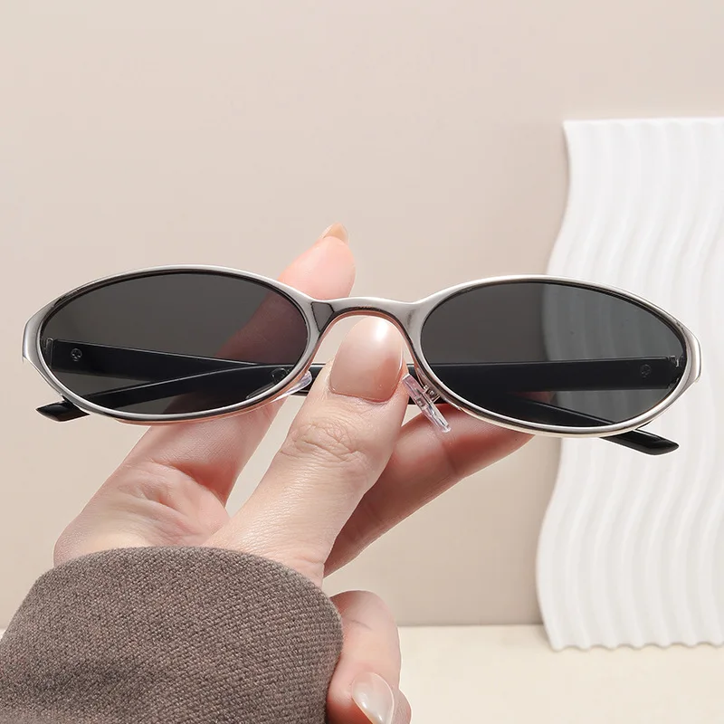 

New Vintage Metal Narrow Frame Y2K Oval 2026 New Sunglasses Men and Women Stylish Cat Eye High-End UV-Protective Sunglasses