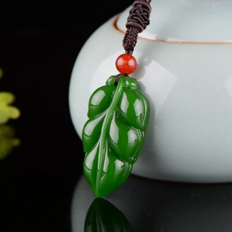 Fine Leaf Pendant Men's and Women's Golden Branch Jade Leaf Pendant Necklace