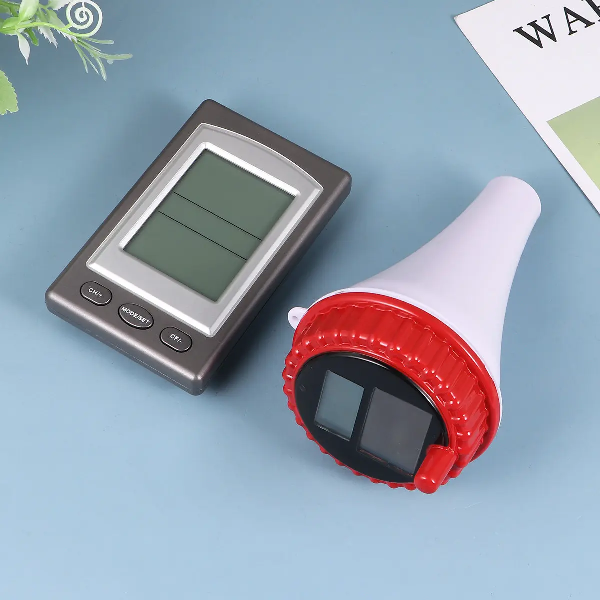 

1Pcs Wireless Digital Swimming Pool Thermometer Floating Waterproof Thermometer Accurate Water Temperature Sensor for Pool Fish