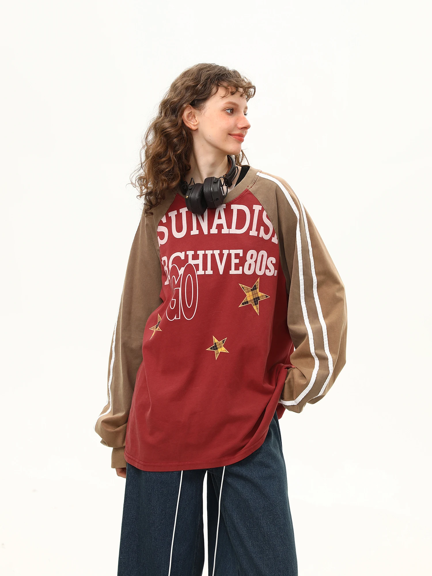 

Женская свободная футболка с длинным рукавом и круглым вырезом в винтажном американском стиле с буквенным принтом, повседневный базовый топ на осень