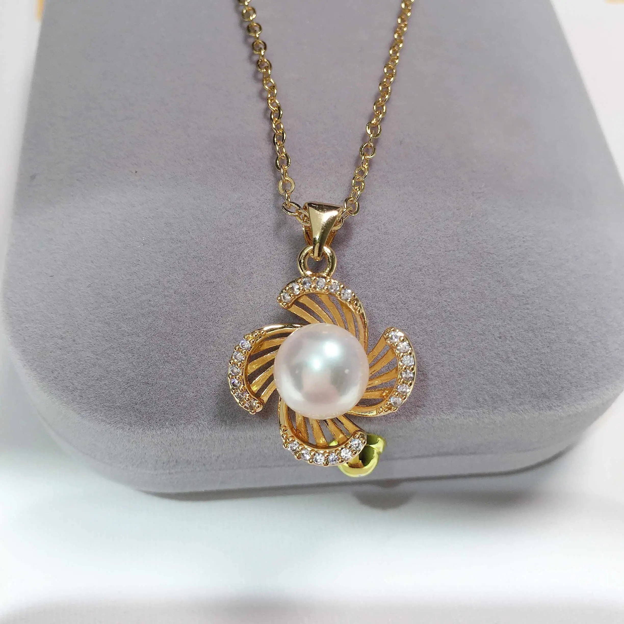 ZHBORUIN 2024 Clover Pearl Pendant 100% Real Natural Freshwater Pearl Necklace windmill Silver Gold Color Jewelry Woman Gift