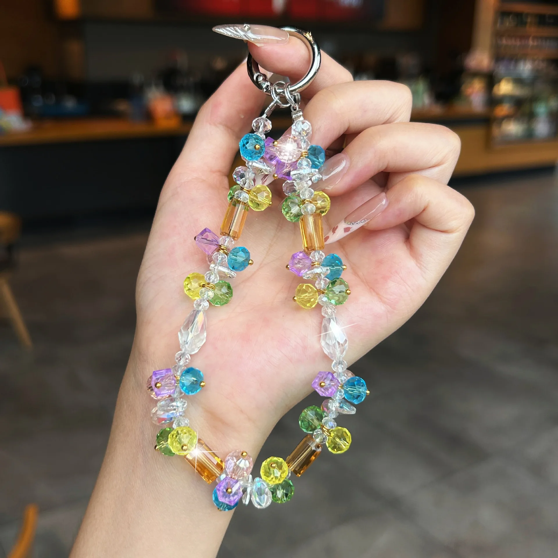 

1Pc Light Luxury Short Phone Lanyard High-end Bracelet Exquisite Handcrafted Beaded Pendant Ins Women's Hand-held Wrist Pendant