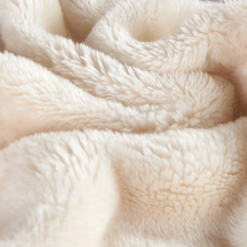 Soft Blankets Fluffy for Bed Cute Bubble Thick Throw Warm Winter Blanket Queen Size White Rabbit Plush Comfortable Sofa Blanket.