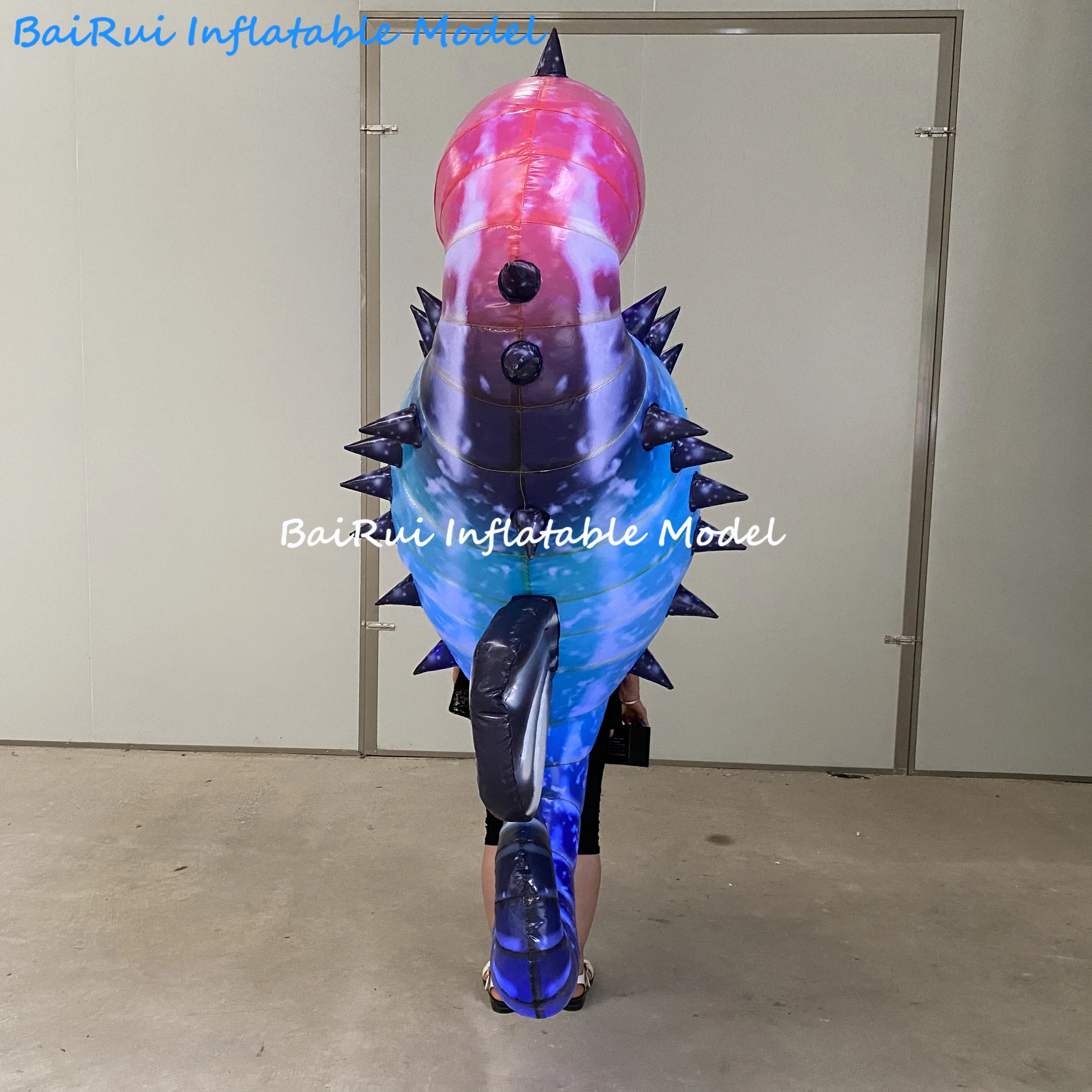 거대한 팽창식 다채로운 바다 말 코스튬, 백색 LED 조명, 공기 블로우, 해양 동물 마스코트, 나이트클럽 퍼레이드, 걷기 소품, 1.7m