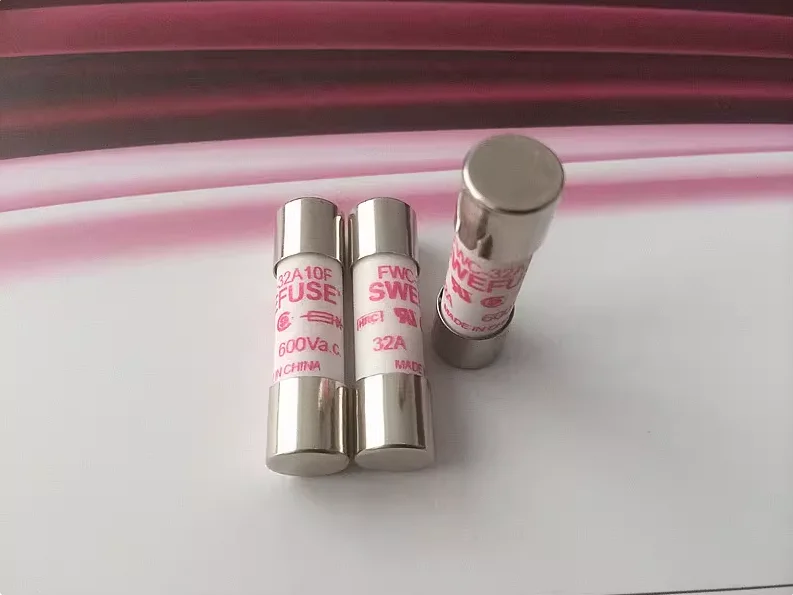 10PCS Fuse FWC-32A1…