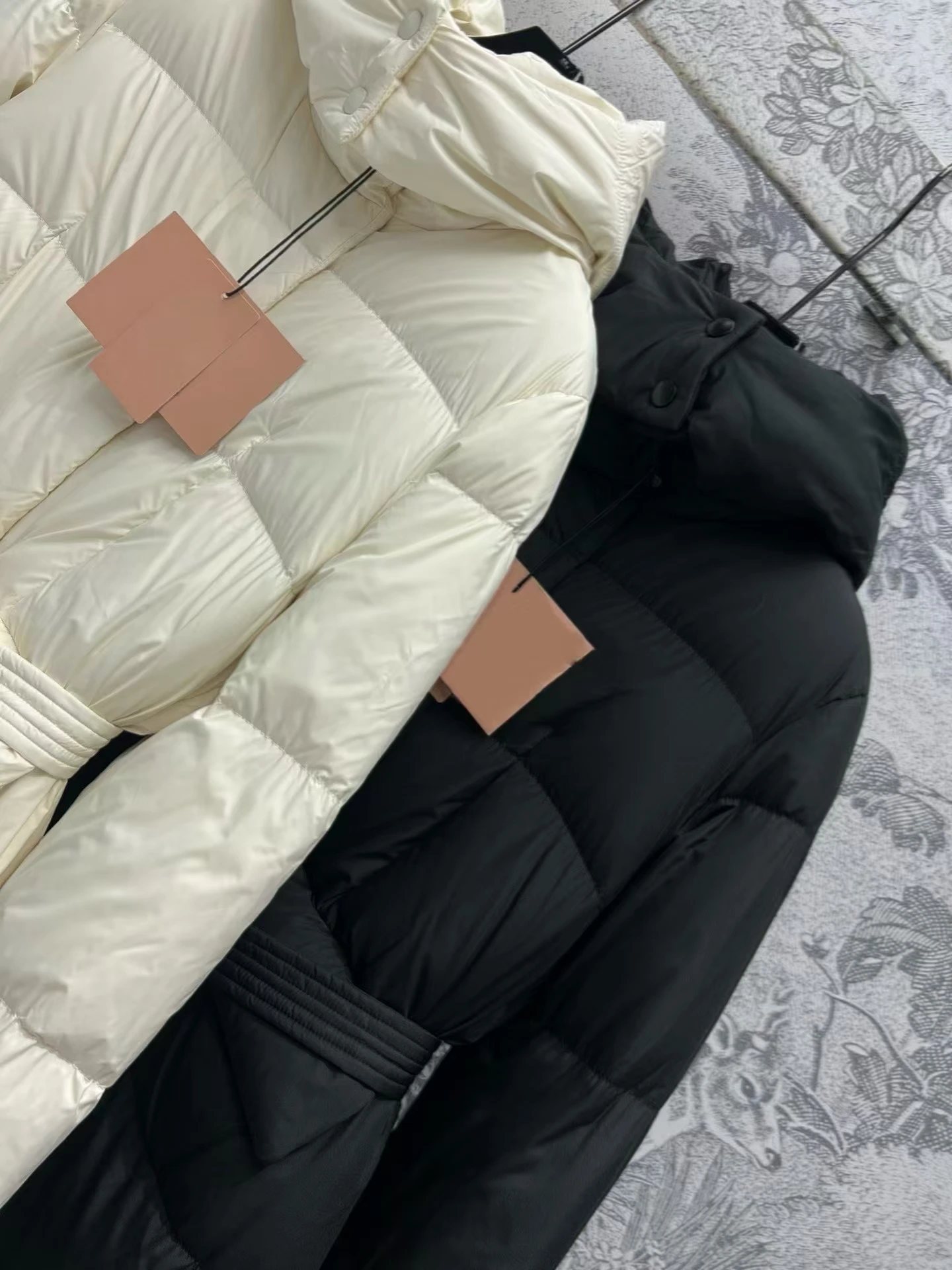 2024 Autumn/Winter New Waist Long Down Jacket With 90 Velvet Fill For Warmth, Lightweight And Elegant Charm For Women