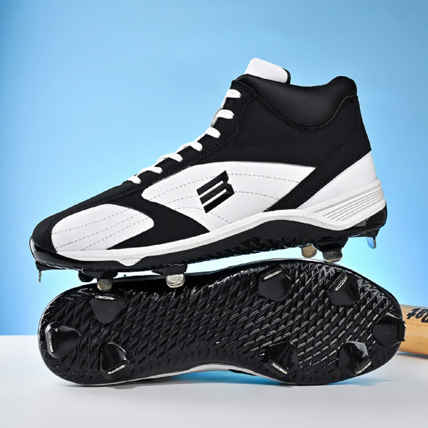 Men's Professional Baseball Shoes Comfortable and versatile baseball trainers suitable for both men and women