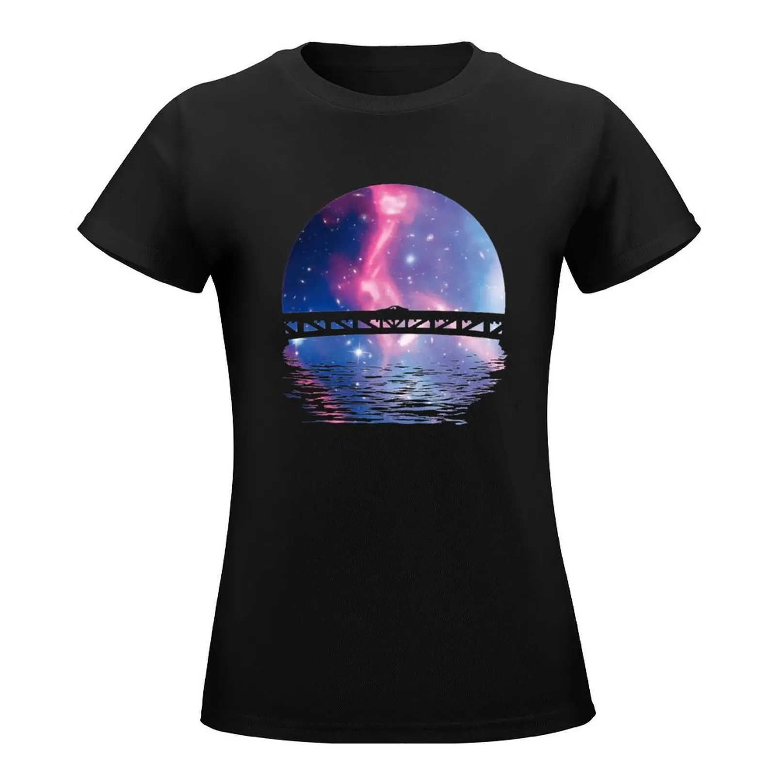 Space Drive On The Bridge Synthwave Retrowave T-Shirt plus size tops vintage clothes Women clothing