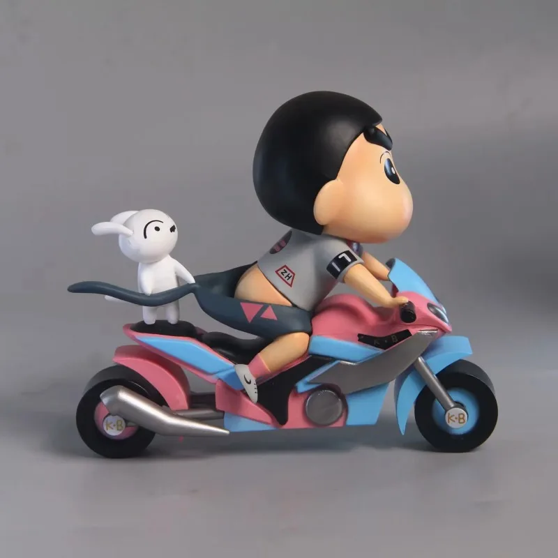 Crayon Shin-chan Shin-nohara Model Ornament moto Shin-chan con Nohara Shiro Funny Figure Tire mobile Toy regalo per bambini