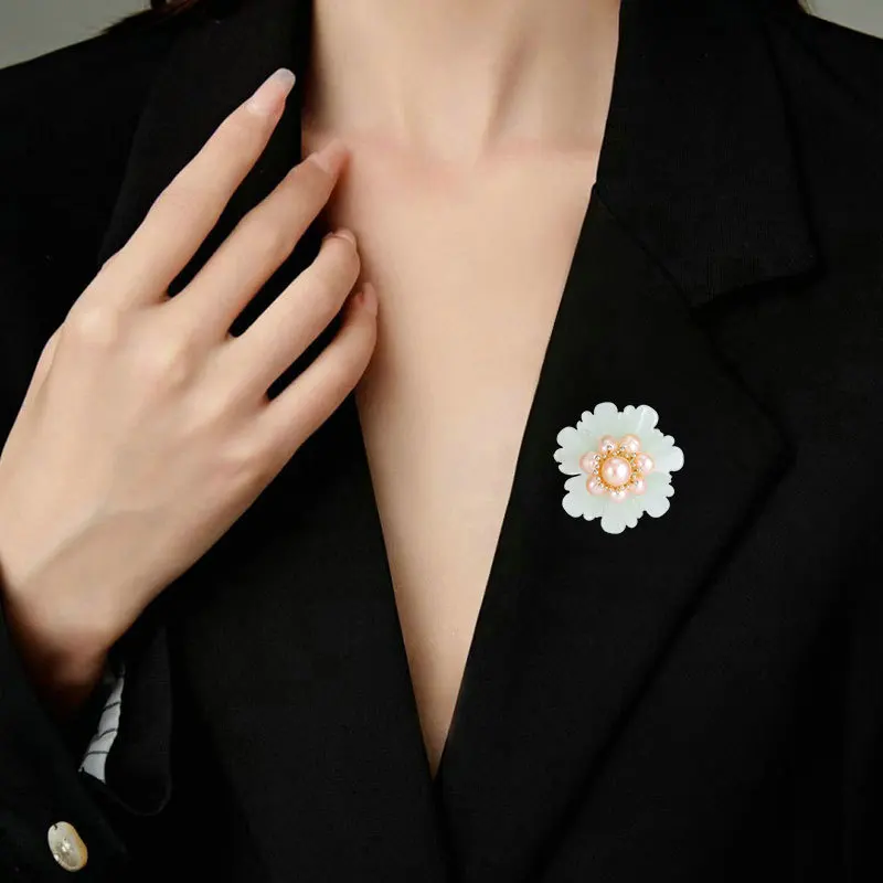 High-end multi-functional coat suit brooch, elegant and refined camellia brooch