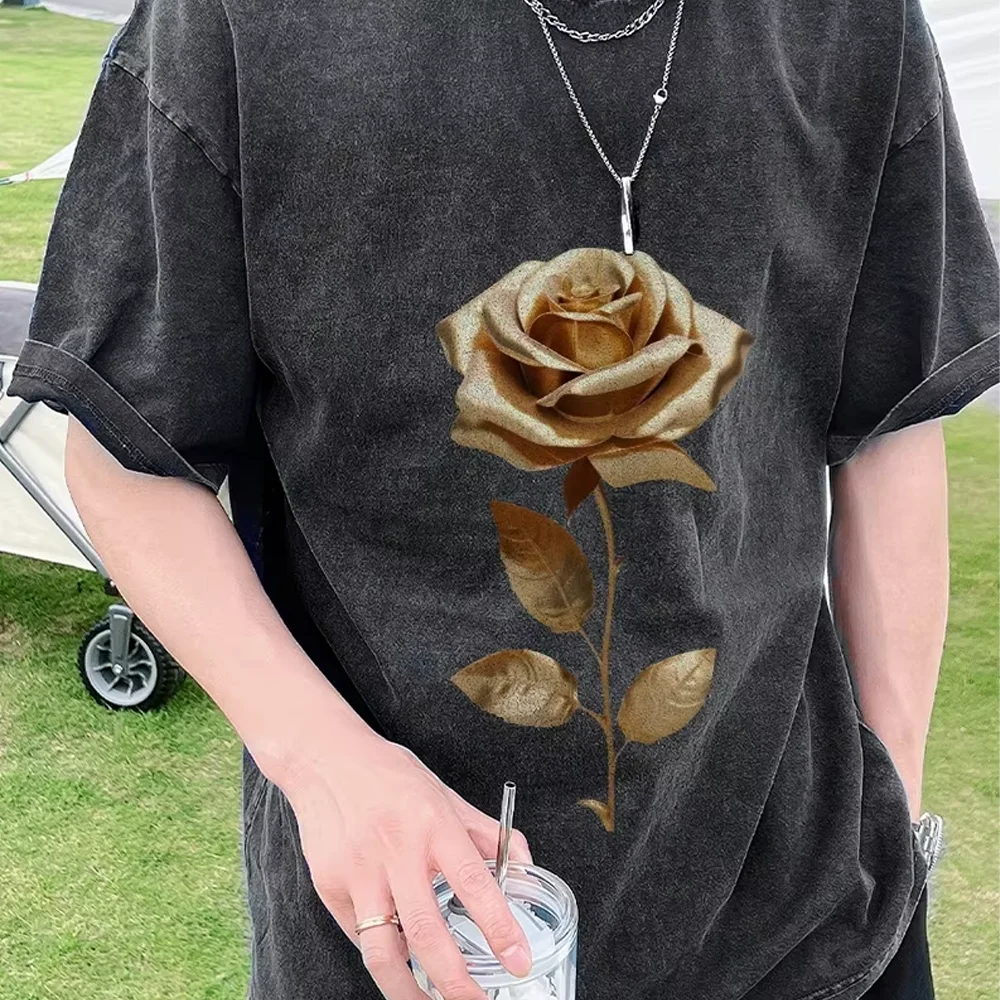 

Golden Rose Print Y2k Graphic T-Shirt Simple Luxurious Elegant and Floral Soft Cotton Fabric for Romantic-Themed Casual Looks