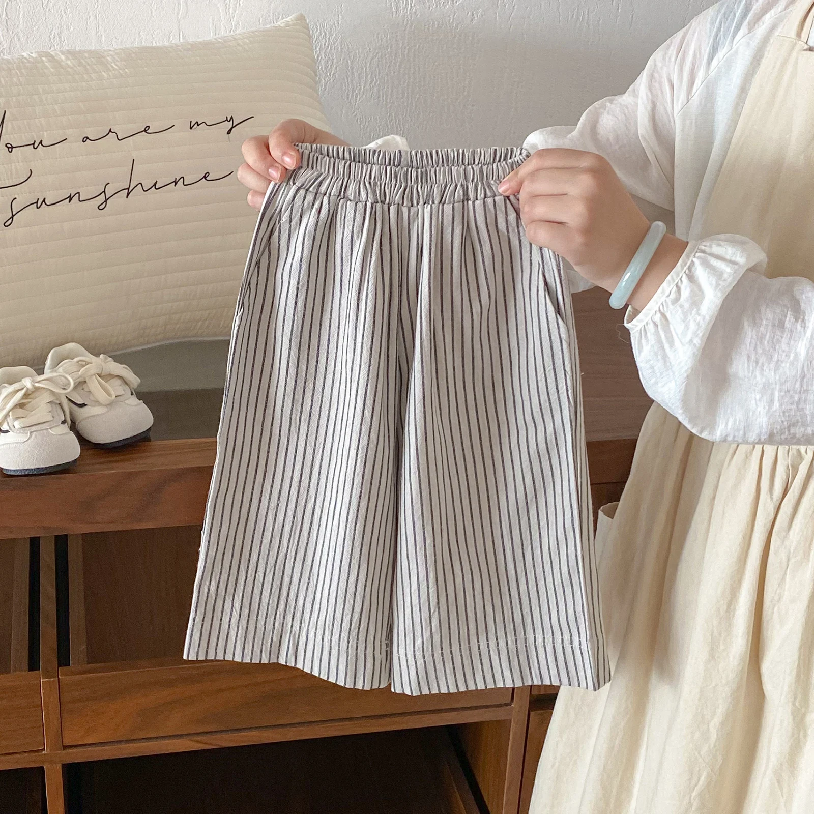Leinen-Baumwoll-Streifenhosen für Jungen und Mädchen, Kinderkleidung für Herbst und Frühling, lockere, lässige Haremshosen für Jungen, lange Hosen für Kinder von 1-7 Jahren. – Detail 7