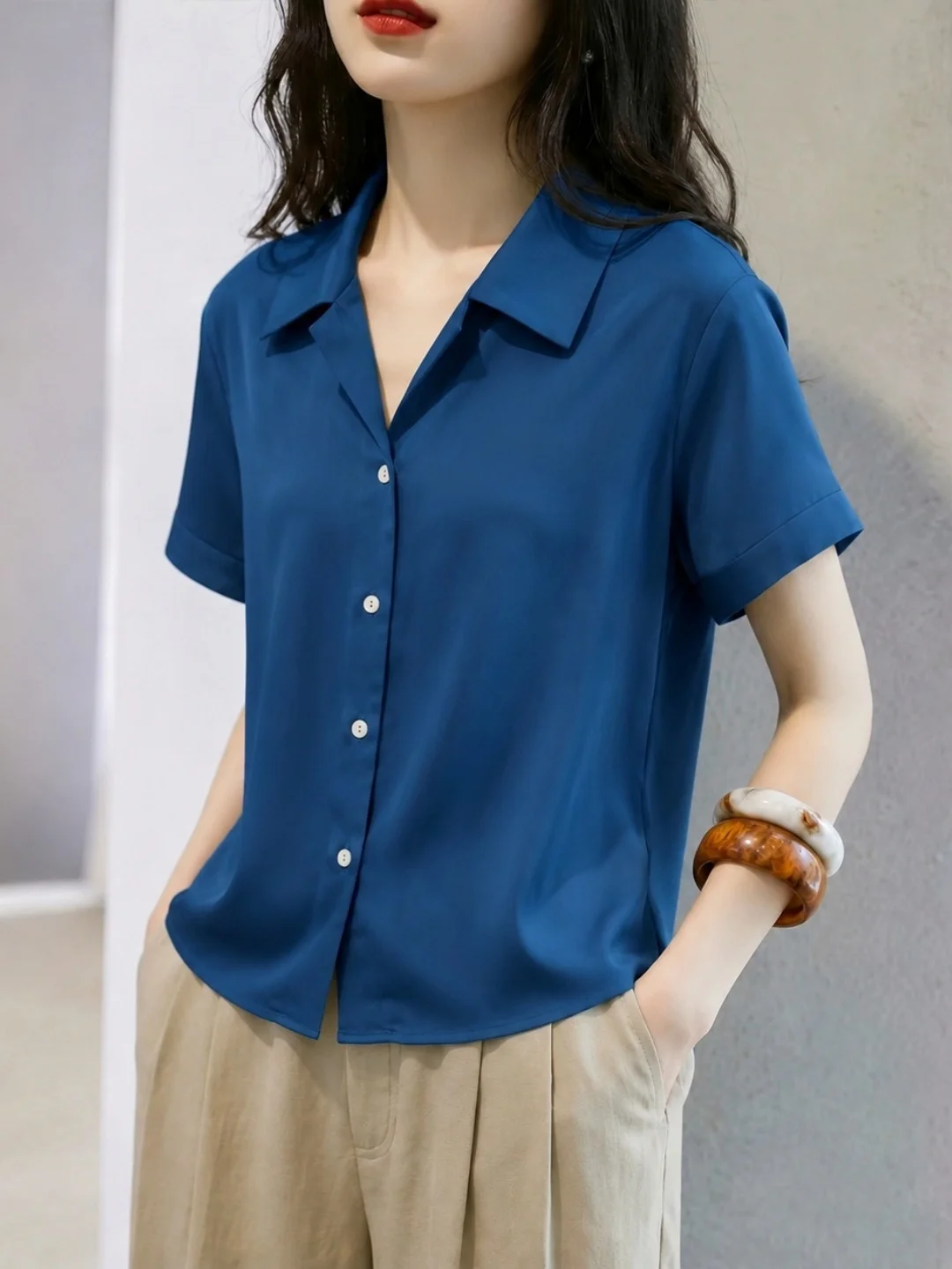 Elegant Single-Button Short-Sleeve Shirt Women's Fashionable Korean Style Straight Cut Silk Top Age-Defying Summer Design