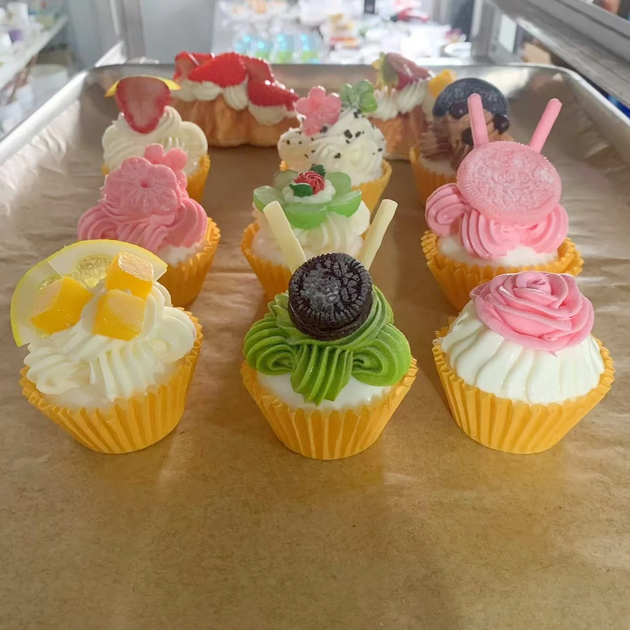 Cupcake-Modell Simulierter Kuchen Dessert-Produkt Ornament-Modell Bäckerei-Schaufenster-Dekoration Papierbecher Eiscreme-Modell Fotografie-Requisiten – Detail 8