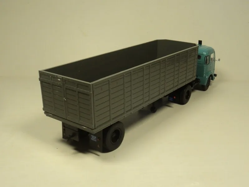 Diecast Ixo 1:43 Scale Ford SAF Cargo Ford Truck Trailer Alloy Car Model - view 3