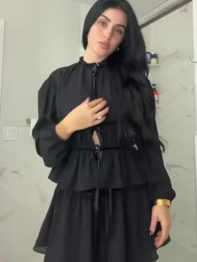 

HH Woman Autumn New Fashion Round Collar Long Sleeves Bow Lace-up Decoration Shirt Female Slim Loose Black Pleated Blouse