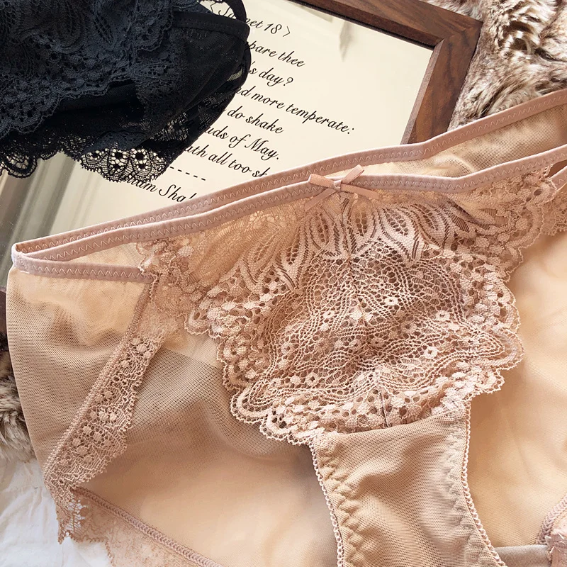 

Sexy Lace Underwear Traceless Breathable Comfortable Triangle Panties Women Medium Low Waist Hip Wrap Quick Dry Briefs
