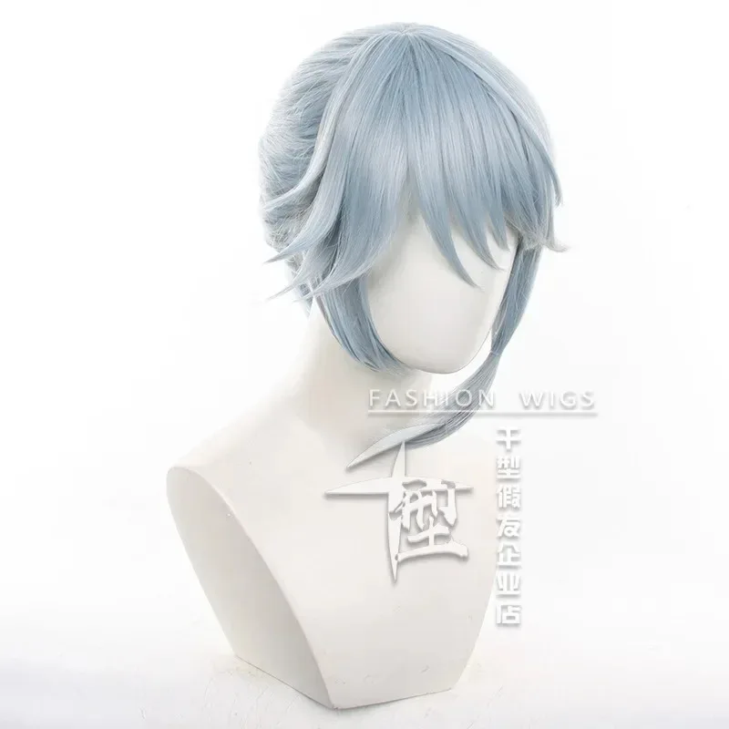 الهوية الخامس سجين لوكا الشتاء الزيز كوس شعر مستعار الضوء الأزرق فروة الرأس أعلى ذيل حصان صغير مقاومة للحرارة الاصطناعية الشعر باروكات الحفلات