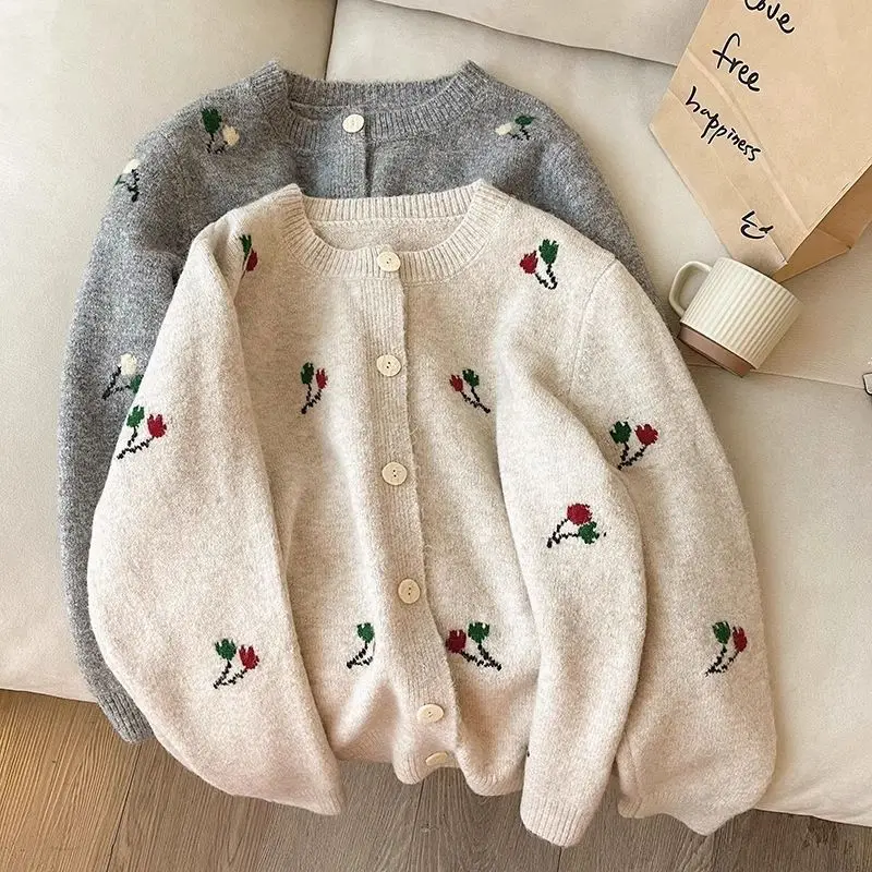 

Autumn Winter New Embroidered Sweater Knitted Cardigan