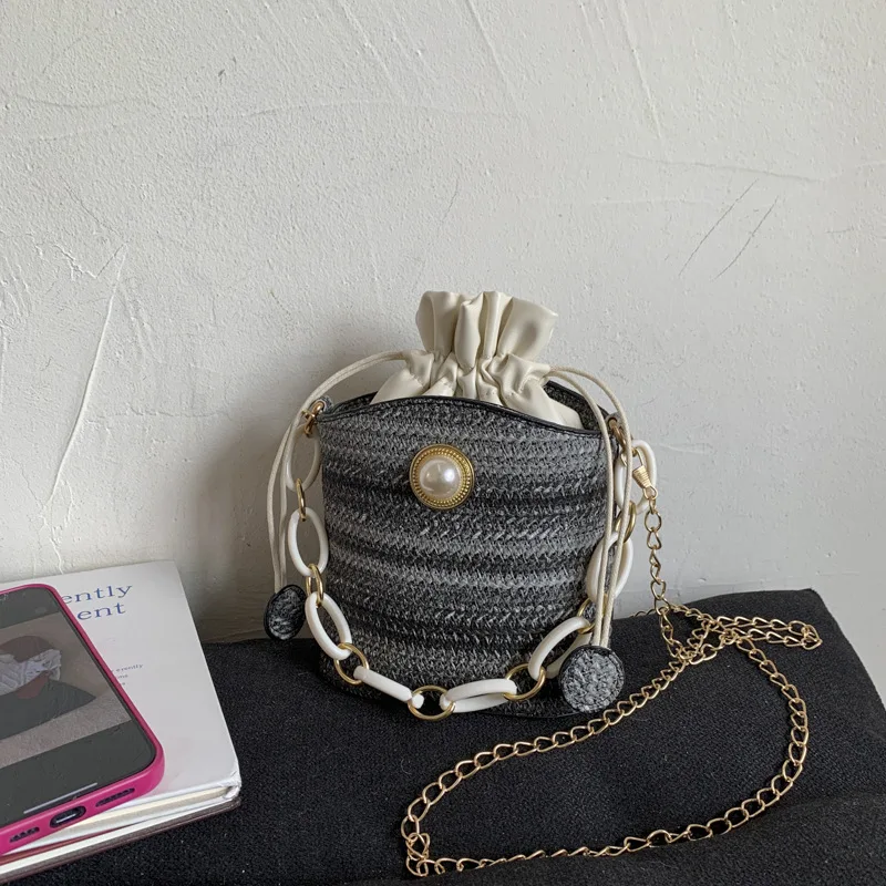 

Unique Niche Design Bucket Bag for Women - Chic Casual Shoulder & Crossbody Bag with Premium Texture