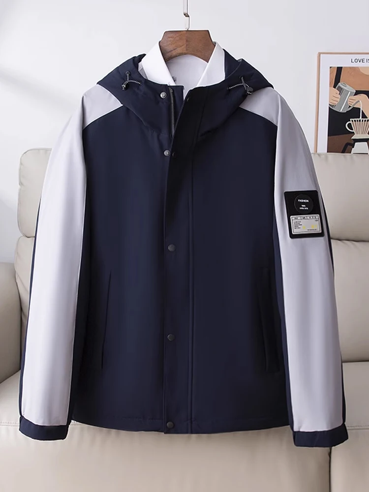 

Утепленная мужская пуховая куртка на осень-зиму: новая модная модель от трендового бренда, высокое качество по доступной цене, с наполнителем из белого пуха.