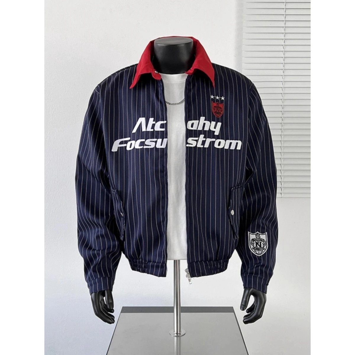 

Бейсбольная куртка в американскую полоску в стиле ретро, свободная посадка с воротником, весенне-осенняя верхняя одежда для пар, смесь полиэстера