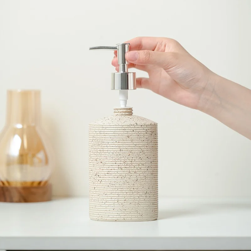 540ml-soap-dispenser-resin-bathroom-bottle-hotel-bathroom-large-capacity-dispensing-bottle-bathroom-accessories
