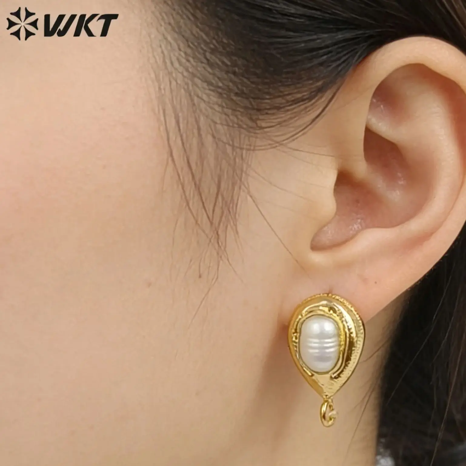 WT-EHP103 Natural Plump Freshwater Irregular Pearls With 18K Gold Plated Oval Shape Hook Earring For Semi-finished Findings