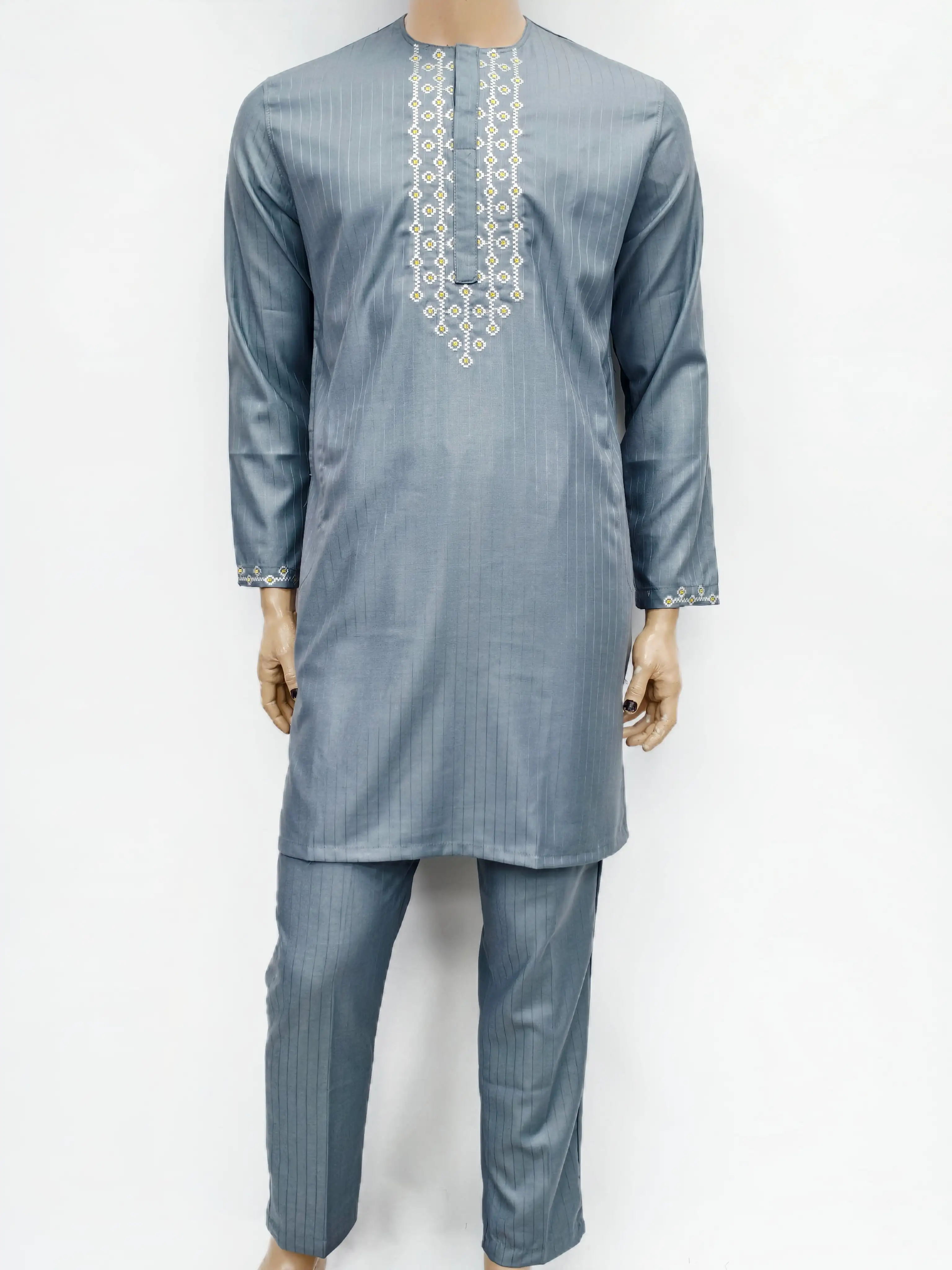 Africano Musulmano Islamico da Uomo Moda Moderna Preghiera Eid Abito Manica Lunga Girocollo Ricamato Arabo Jubba Thobe Abbigliamento