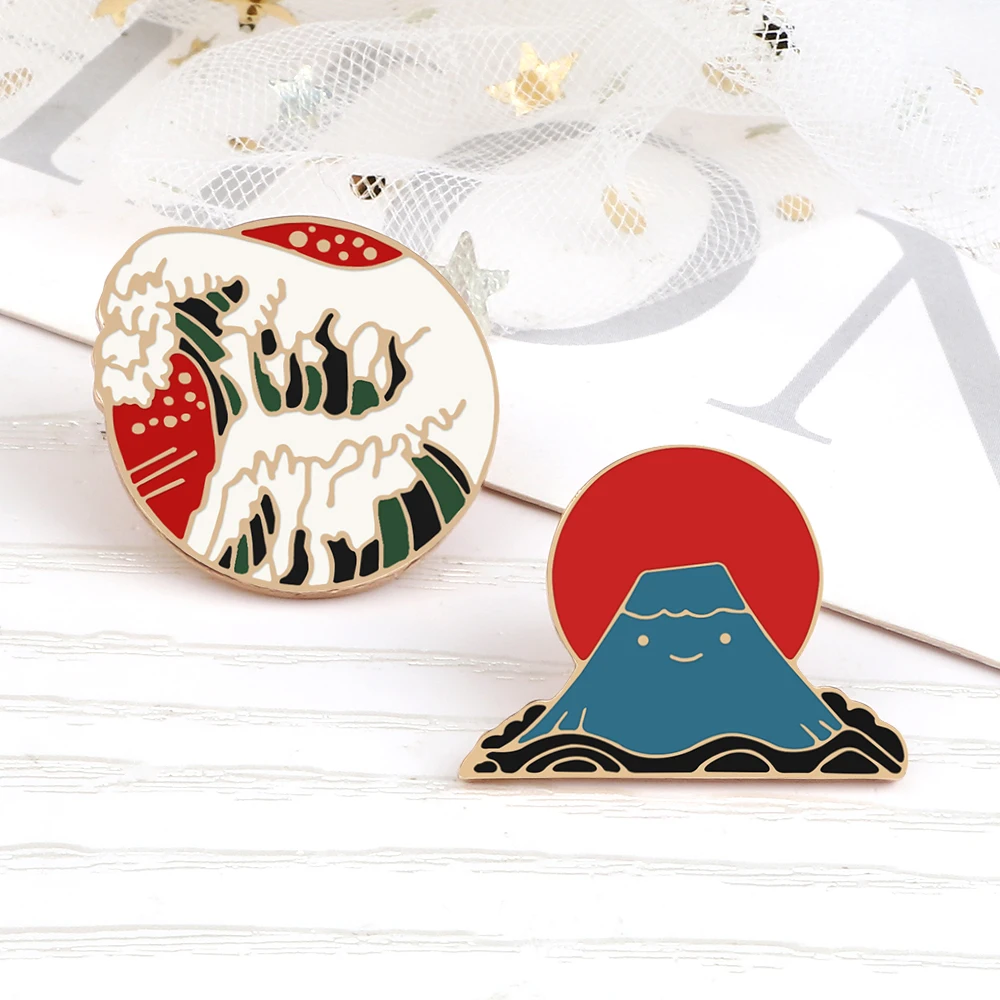 Creative Mount Fuji Pins Brooches Adventurous Waves Enamel Round Metal Badge Shirt Lapel Pin Backpack Jewelry Gift for Women Men